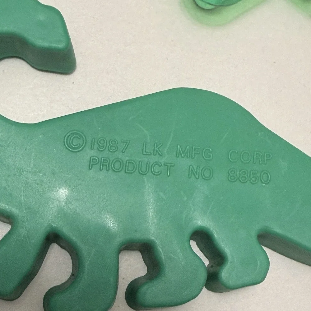 VTG Cookie Cutter LOT VTG Silver Metal Green Plastic Christmas Kitsch Retro Deco